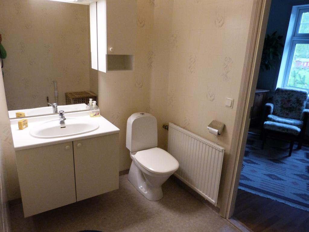 Rosa Huset Osebol Apartment Stöllet Cameră foto